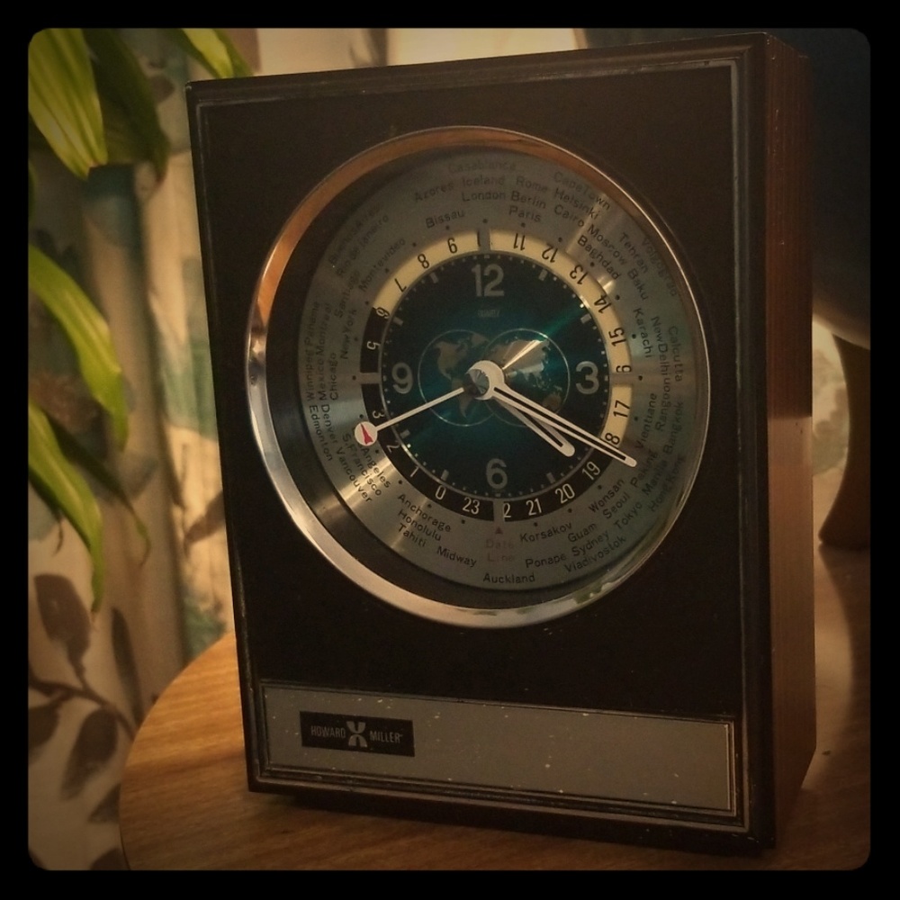 Vintage Mid Century Modern Howard Miller Clock